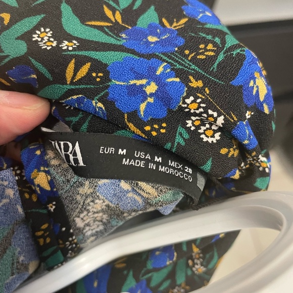 Zara Floral blouse - Picture 2 of 3